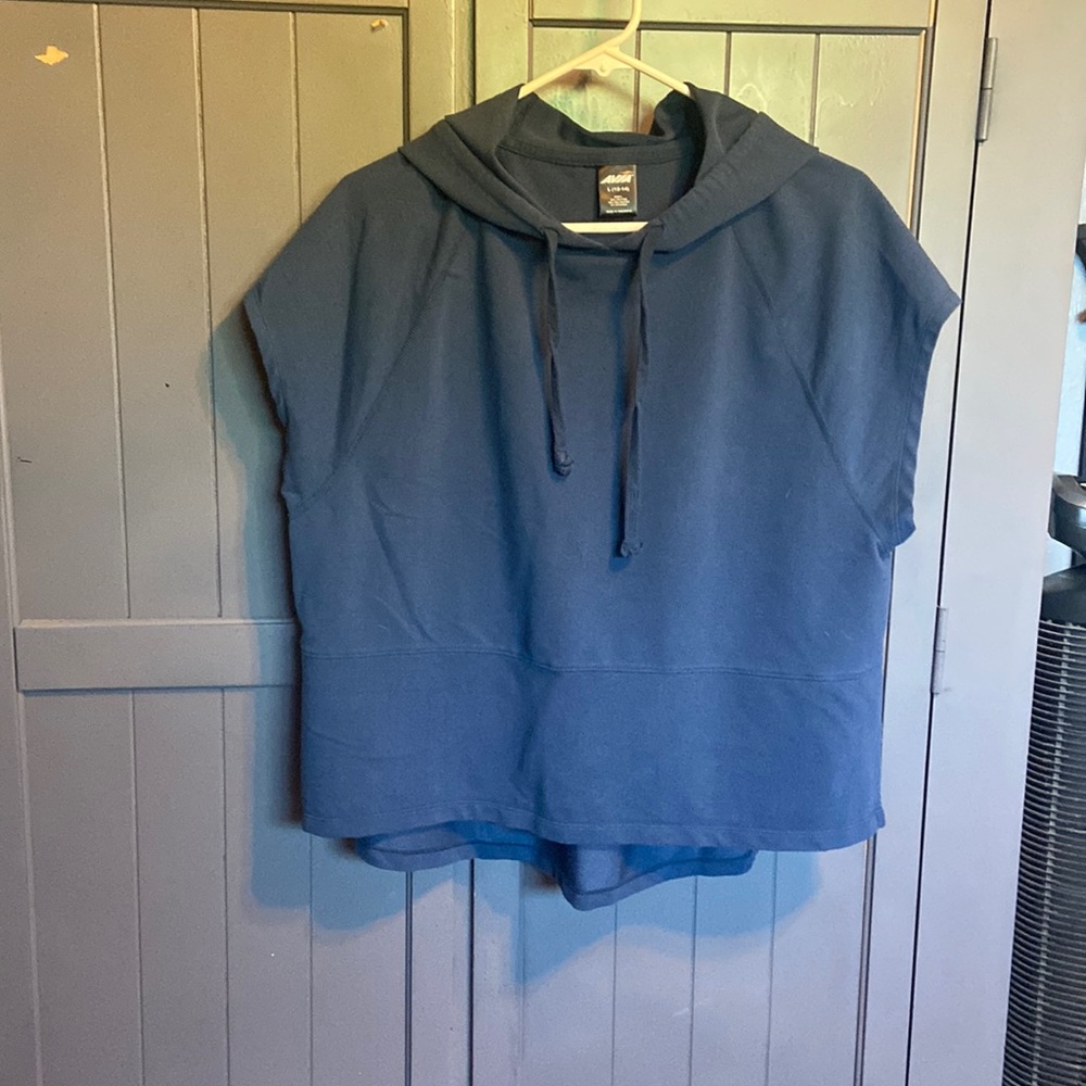 AVIA cropped muscle shirt- hooded